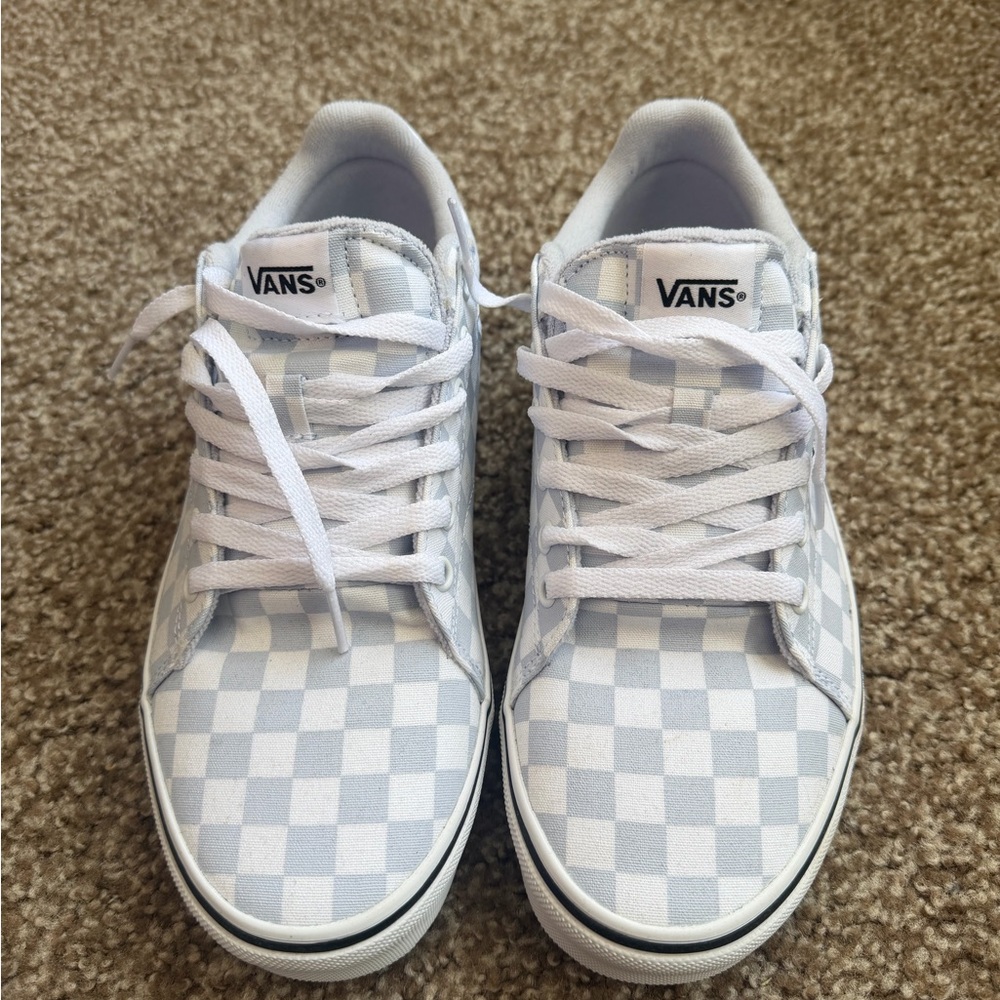 Vans Checkerboard Low Top Sneakers in Light Gray & White